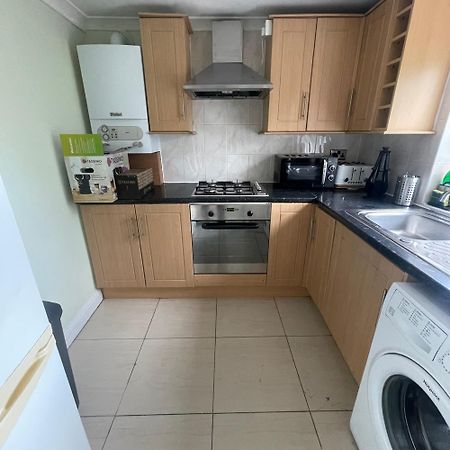 Entire 3 Bedroom Home - Minutes To Emirates Stadium! Londres Exterior foto