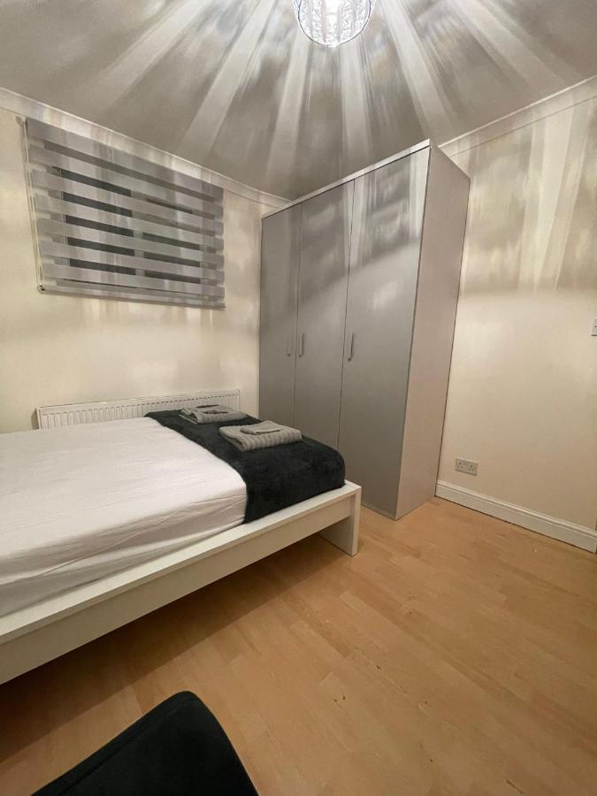 Entire 3 Bedroom Home - Minutes To Emirates Stadium! Londres Exterior foto