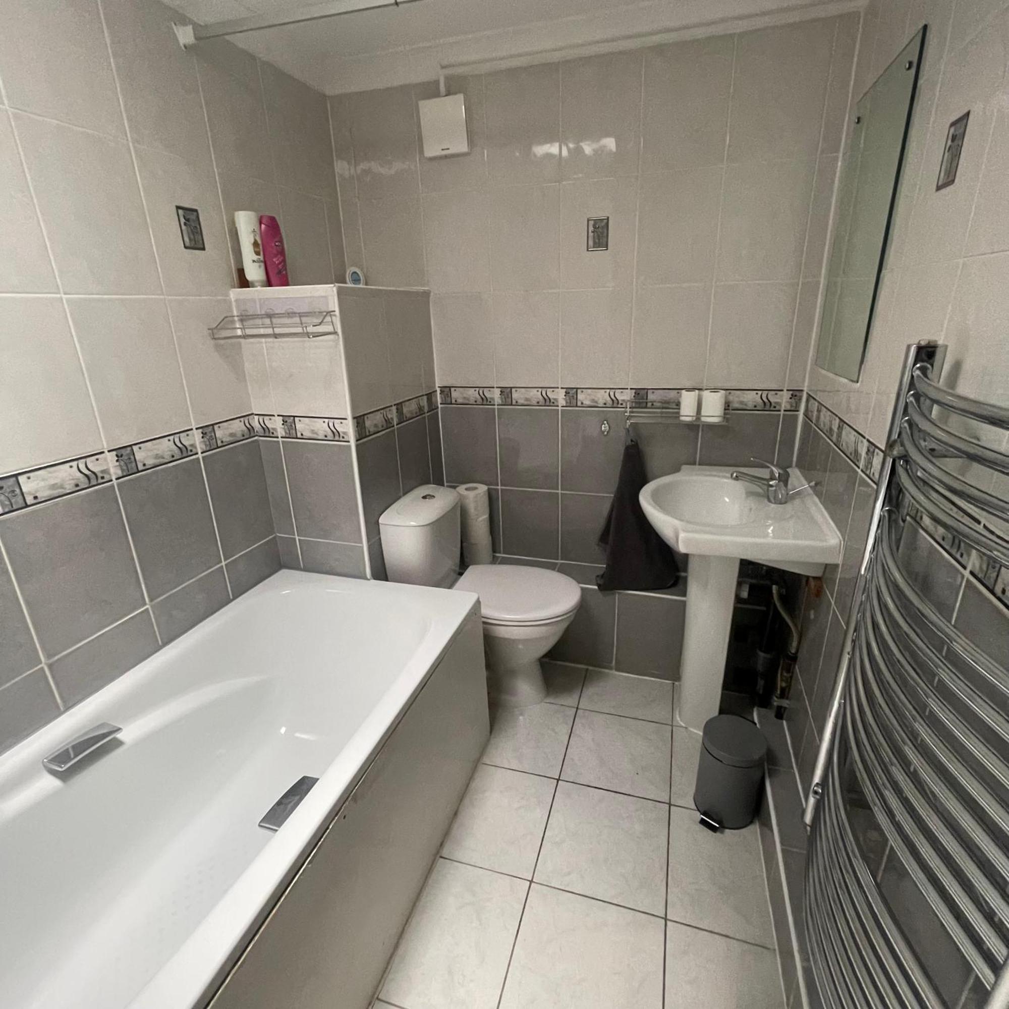 Entire 3 Bedroom Home - Minutes To Emirates Stadium! Londres Exterior foto