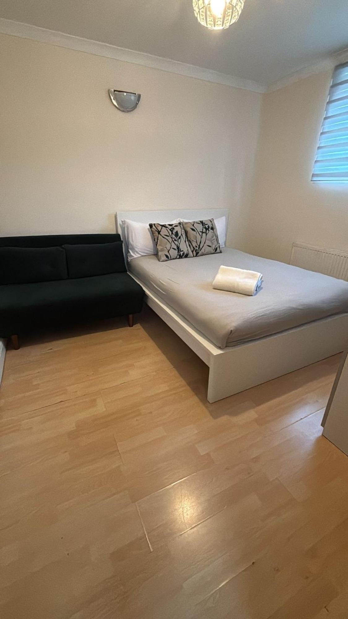 Entire 3 Bedroom Home - Minutes To Emirates Stadium! Londres Exterior foto